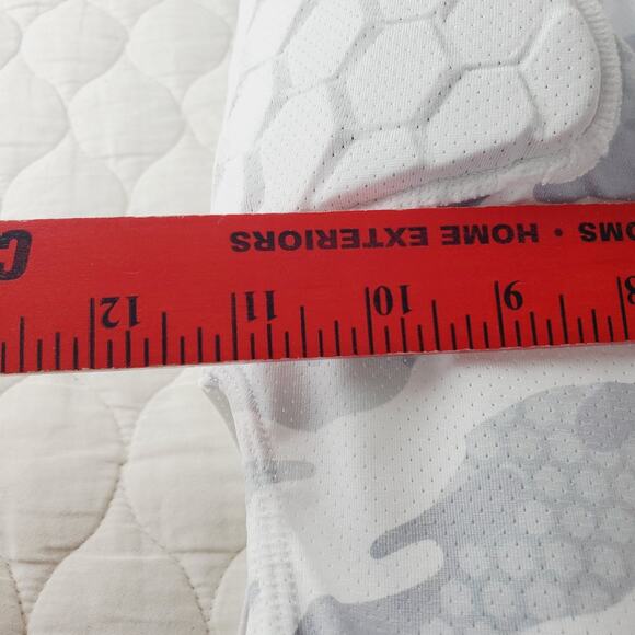 Under Armour Shirt Youth Large White Gray Camo Gameday M Hex Pad Padded Football - Picture 12 of 12